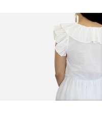 Robe femme a base de broderie anglaise